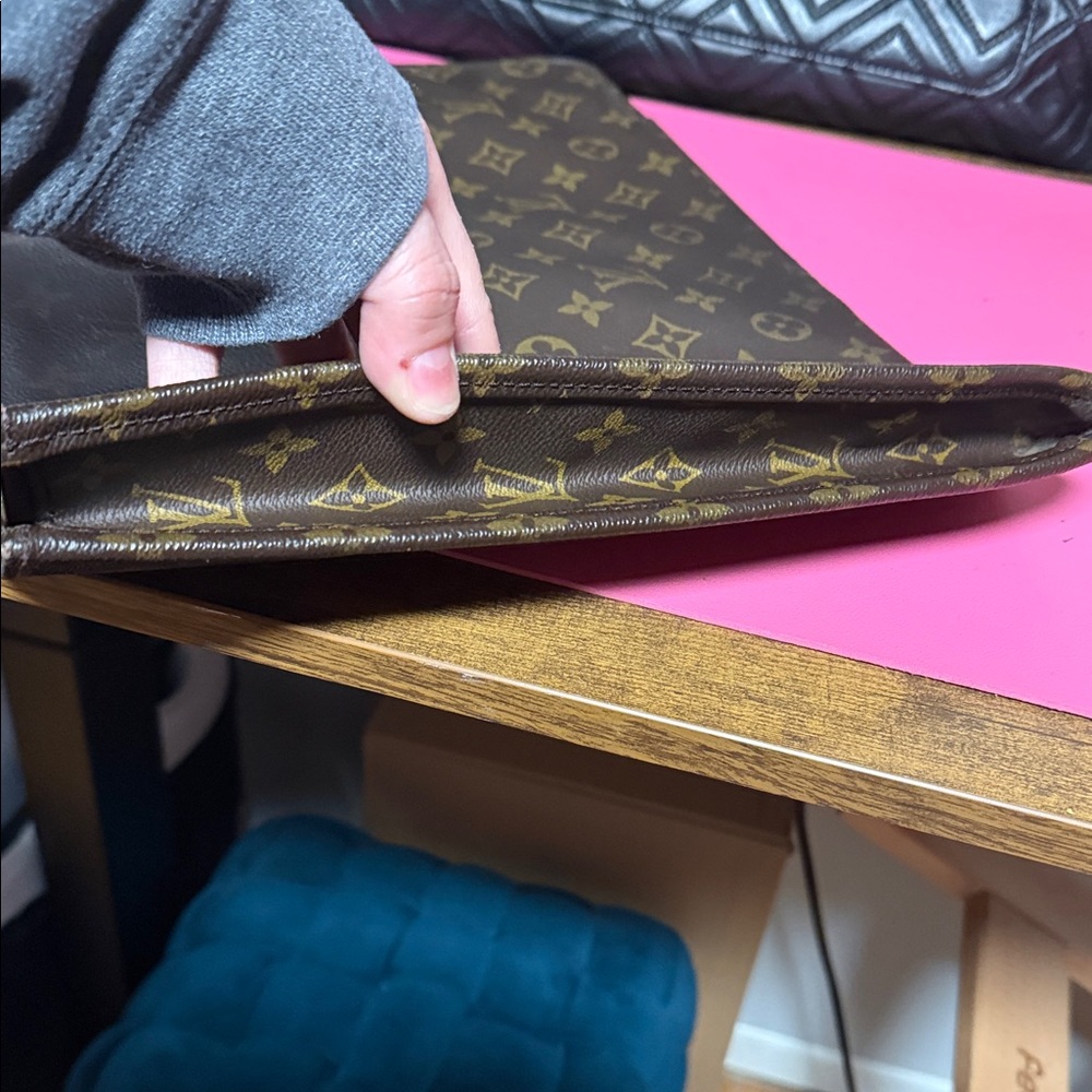 Louis Vuitton Brown Monogram Canvas Zip Portfolio - Picture 11 of 14